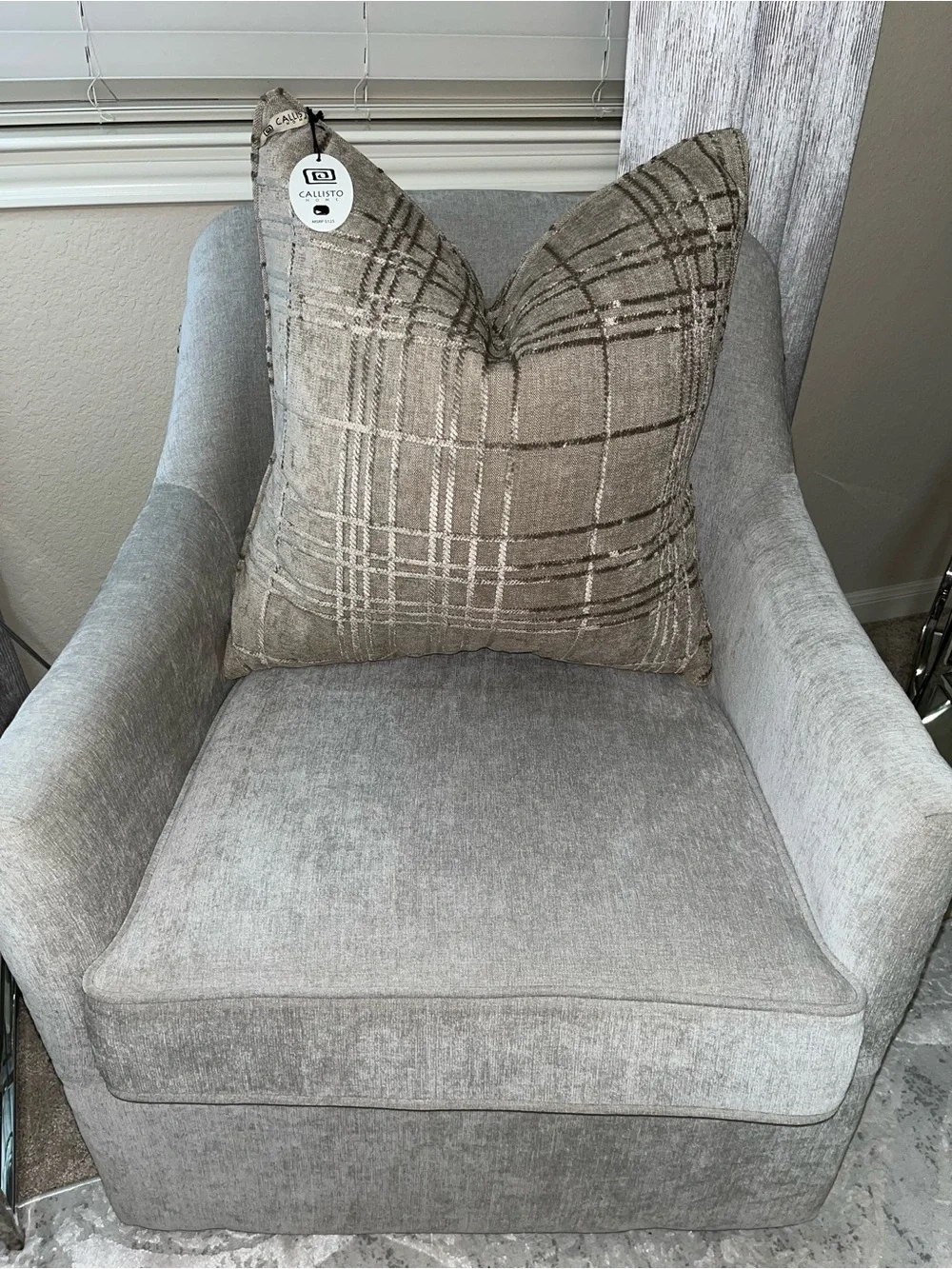 1-NWT CALLISTO HOME TAUPE TEXTURE DESIGN LUXURY DECORATIVE PILLOW (T30133F11)